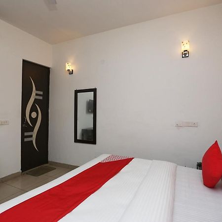 Oyo Mahak Residency Hotel Manesar Exterior photo