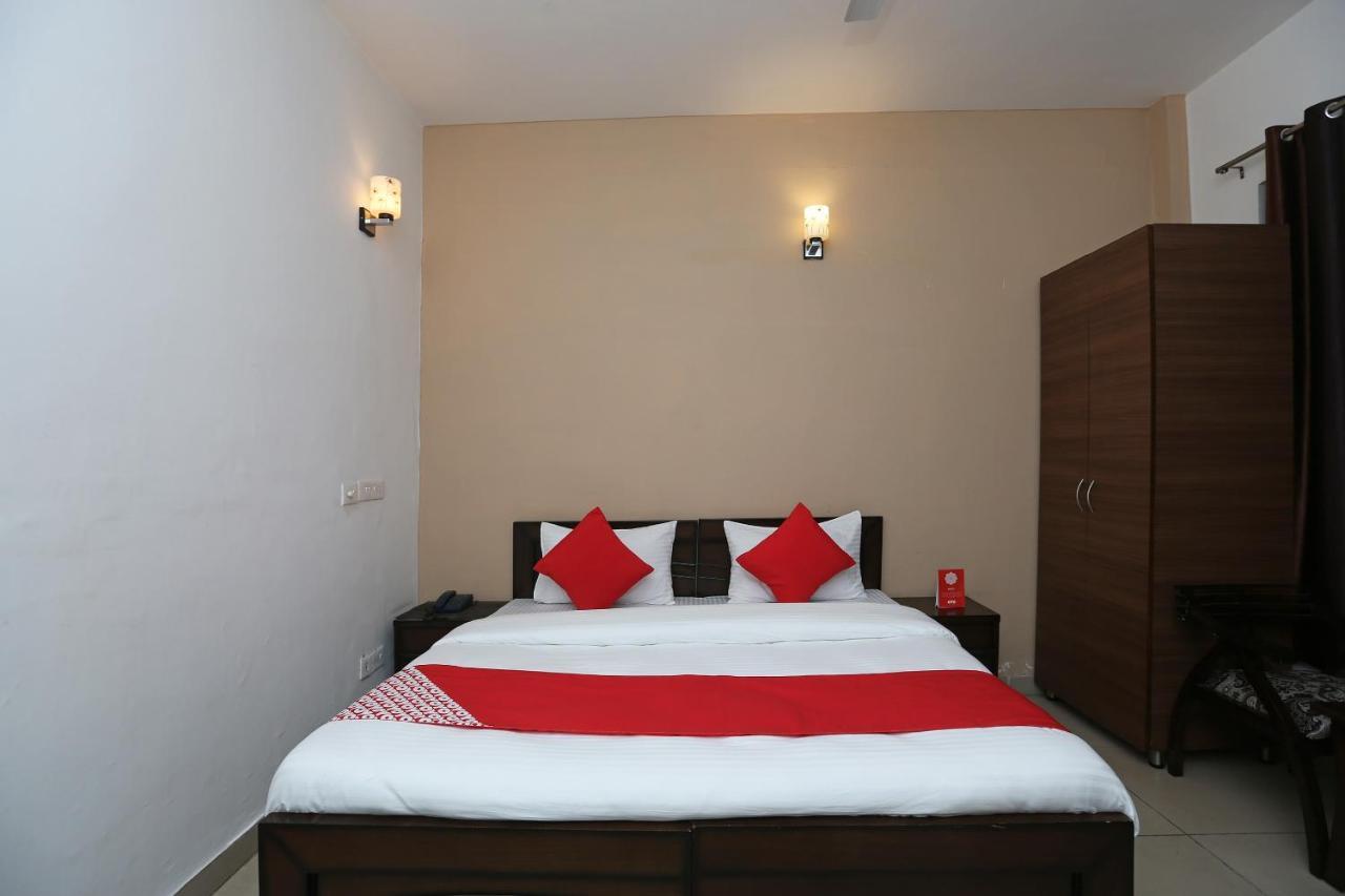 Oyo Mahak Residency Hotel Manesar Exterior photo
